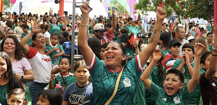 Fans pack Chapala’s “Public View” for Mexico’s World Cup win